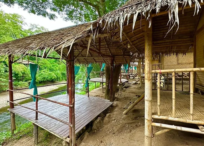 Tid-jai At Suan Phueng รีสอร์ท 3*