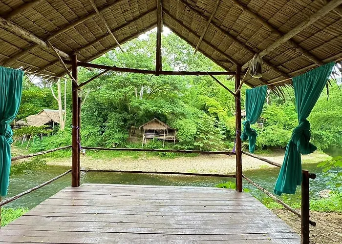 Tid-jai At Suan Phueng รีสอร์ท 3*