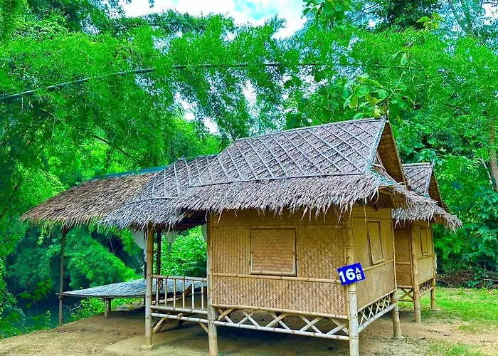 Tid-jai At Suan Phueng รีสอร์ท 3*