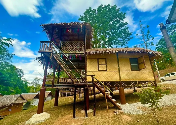 Tid-jai At Suan Phueng รีสอร์ท 3*