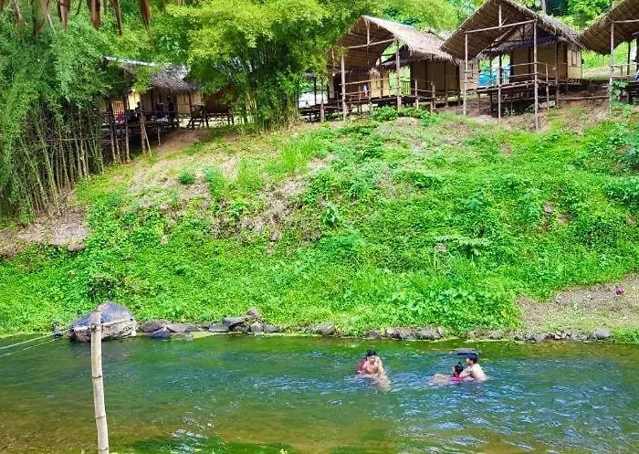 Tid-jai At Suan Phueng รีสอร์ท